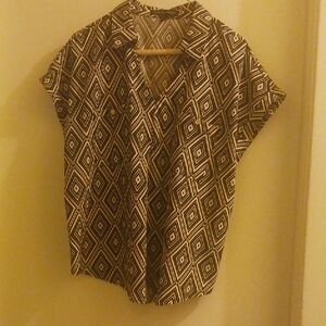 Adrienne Vittadini Black and White Diamond Pattern Blouse